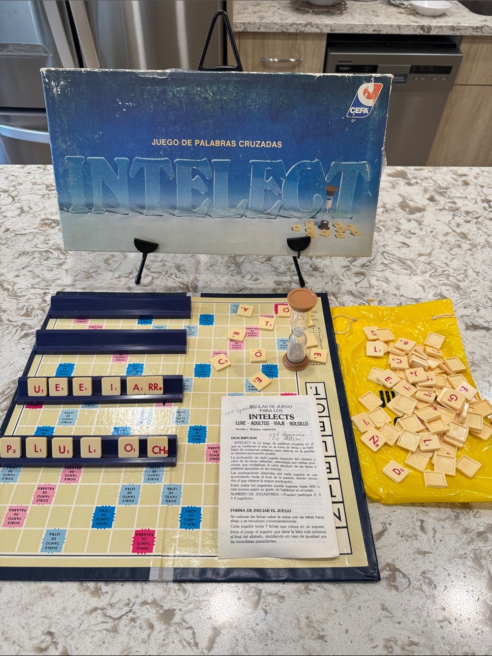 Vintage 1980s Intelect De Luxe Spanish Crossword Board Game (like scrabble)